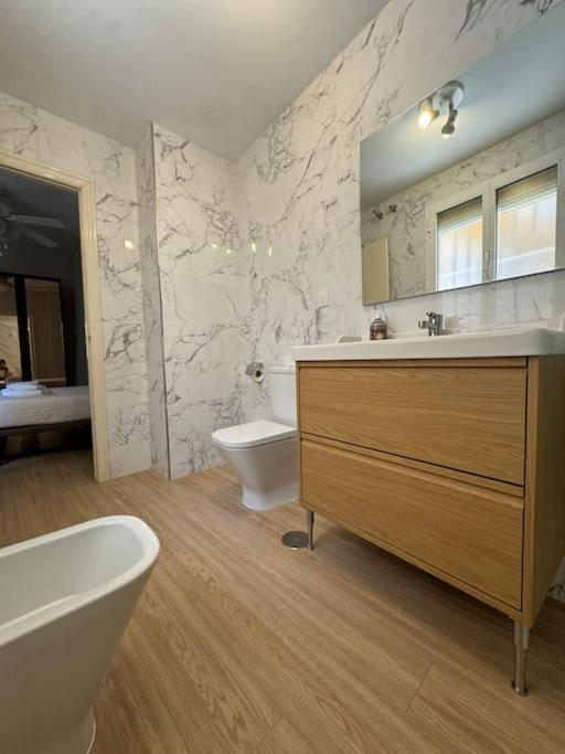 Apartamento En San Bernardo, El Barrio Torero เซบีญา ภายนอก รูปภาพ