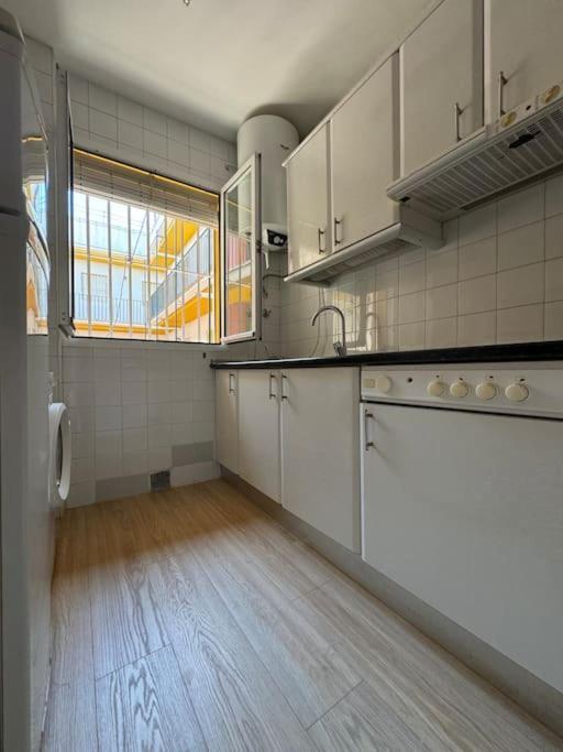 Apartamento En San Bernardo, El Barrio Torero เซบีญา ภายนอก รูปภาพ